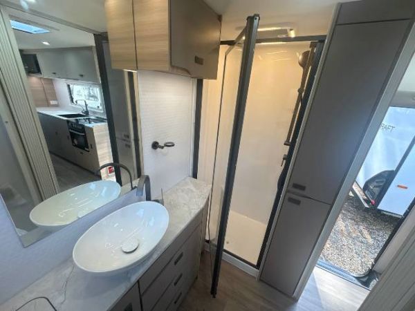 2025 Jayco Discovery Caravan 21.66-4.DY-MY25 image