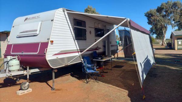 2006 Paramount Delta Full Caravan image