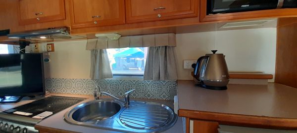 2006 Paramount Delta Full Caravan image