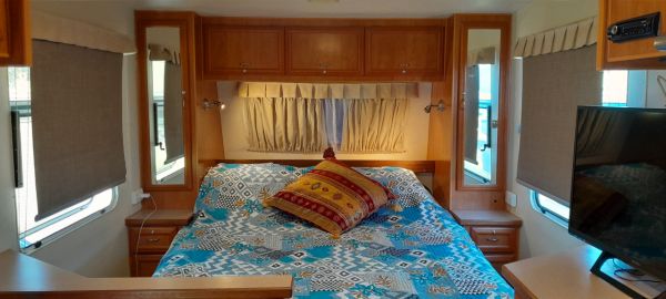 2006 Paramount Delta Full Caravan image