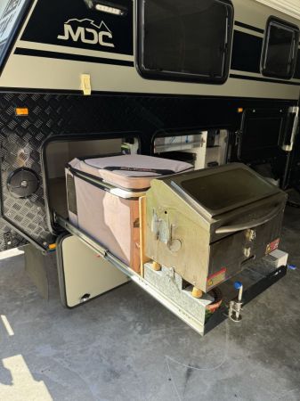 2020 MDC XT14E Hybrid Pop Top image