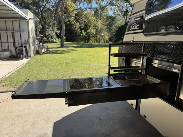 2020 MDC XT14E Hybrid Pop Top image