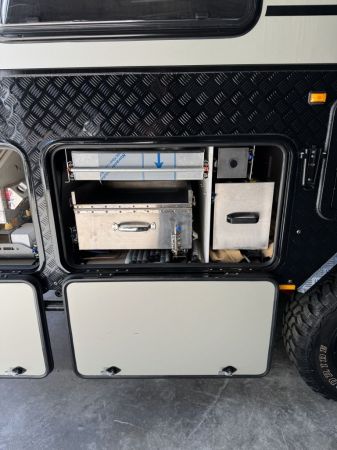 2020 MDC XT14E Hybrid Pop Top image