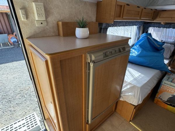 2003 Jayco FREEDOM Pop Top image