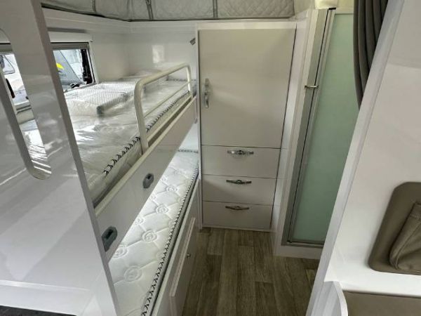 2025 Snowy River Srp19F Family Pop Top DOUBLE BUNK image