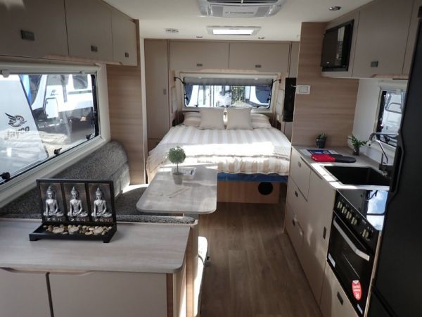 2025 Jayco Discovery Caravan 19.61-2.OB.DY-MY25 image