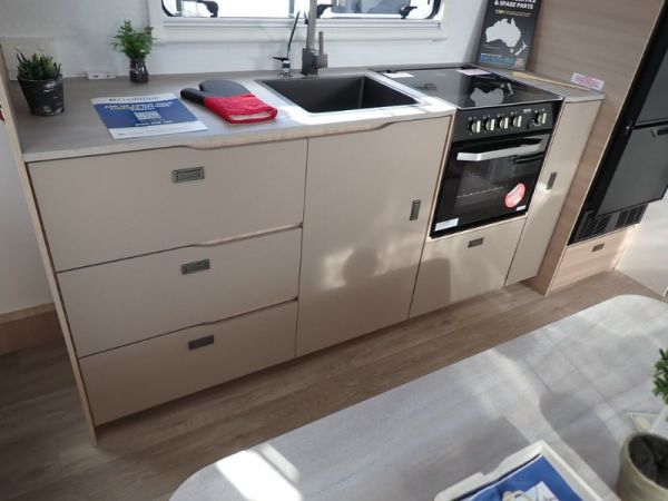 2025 Jayco Discovery Caravan 19.61-2.OB.DY-MY25 image