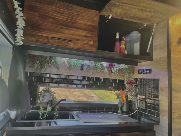 2021 LDV Deliver 9 Camper Campervan image