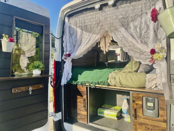 2021 LDV Deliver 9 Camper Campervan image