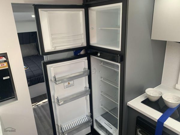 2025 Lotus Caravans Freelander Fr22Cl 22' image