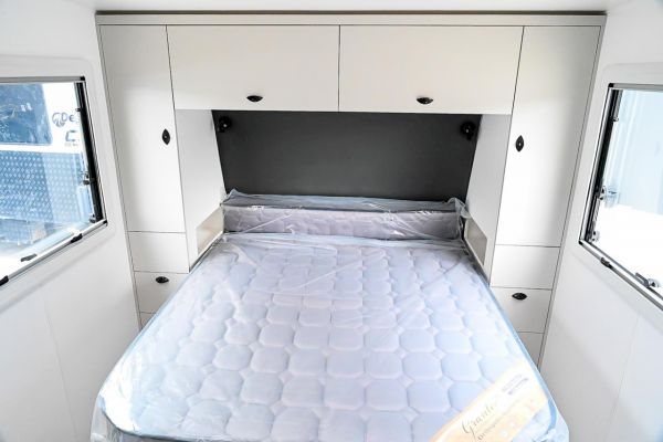 2025 Viscount V3 Club Caravan image