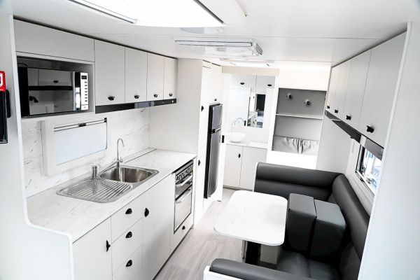 2025 Viscount V3 Club Caravan image