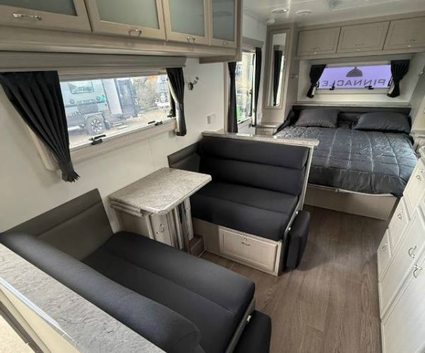 2014 The Caravan Company Pinnacle Caravan 19'6 FULL ENSUITE image