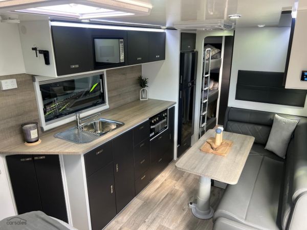 2025 Design RV CRX F2-6 21'10''  BUNKS image