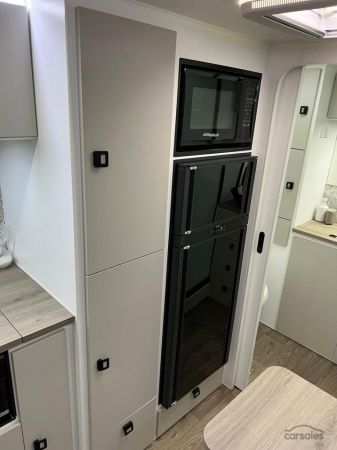 2025 Design RV Forerunner Van 5-2+ 21' image