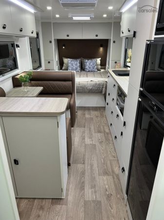 2025 Design RV Forerunner Van 5-2+ 21' image