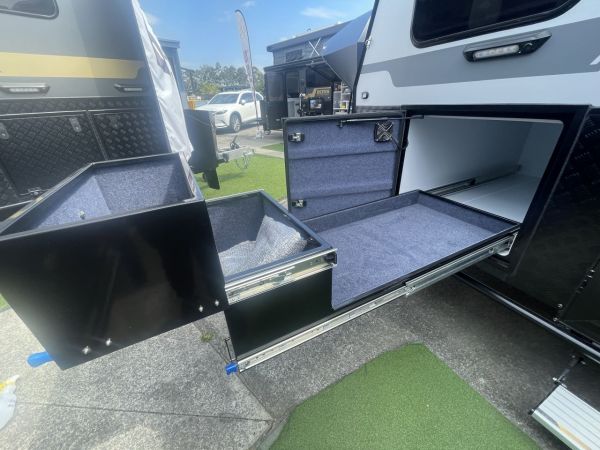 2024 Boss Adventure Pilbara 15 Hybrid Pop Top image