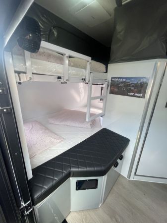 2024 Boss Adventure Pilbara 15 Hybrid Pop Top image