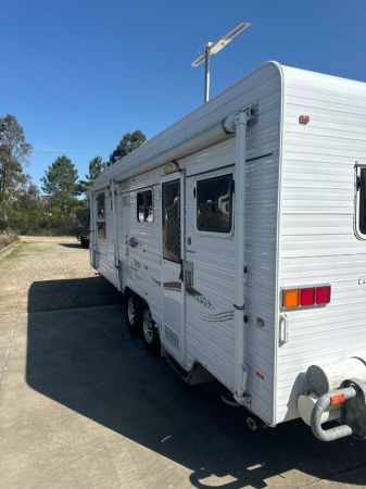 2012 Montana Condamine Caravan image