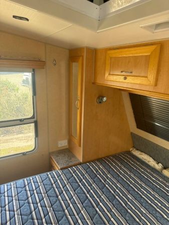 2012 Montana Condamine Caravan image