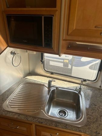 2012 Montana Condamine Caravan image