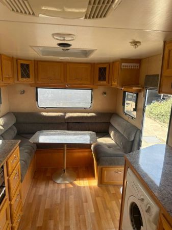 2012 Montana Condamine Caravan image