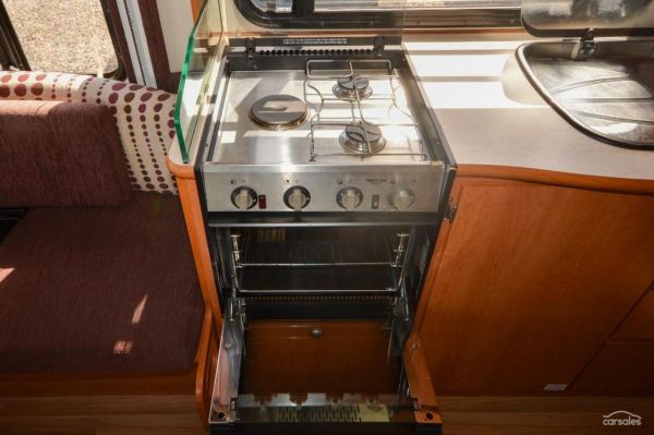 2012 Winnebago Ceduna image