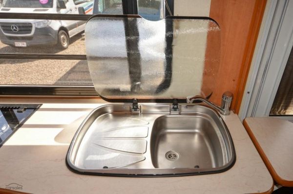 2012 Winnebago Ceduna image