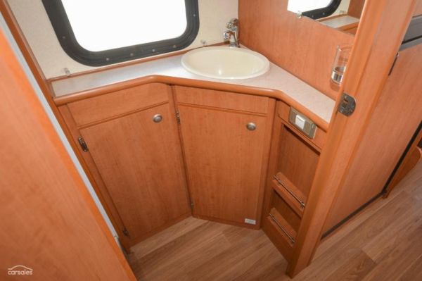 2012 Winnebago Ceduna image