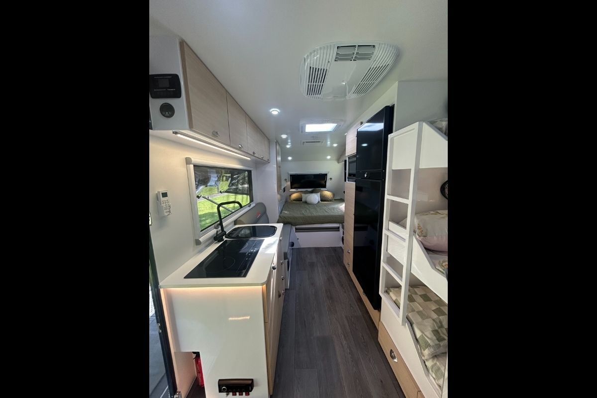 Image for 2025 Jawa Tarwarri 18 Hybrid Caravan 24