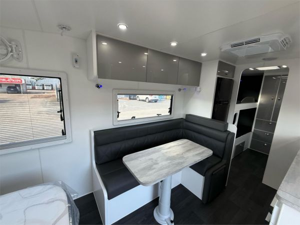 2025 SILVER VALLEY CARAVANS FAMILY GETAWAY 21'6'' TANDEM AXLE SEMI OFF-ROAD BUNK 2 BUNKS MID DOOR SEMI OFF ROAD image