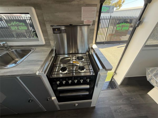 2025 SILVER VALLEY CARAVANS FAMILY GETAWAY 21'6'' TANDEM AXLE SEMI OFF-ROAD BUNK 2 BUNKS MID DOOR SEMI OFF ROAD image