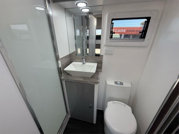 2025 SILVER VALLEY CARAVANS FAMILY GETAWAY 21'6'' TANDEM AXLE SEMI OFF-ROAD BUNK 2 BUNKS MID DOOR SEMI OFF ROAD image