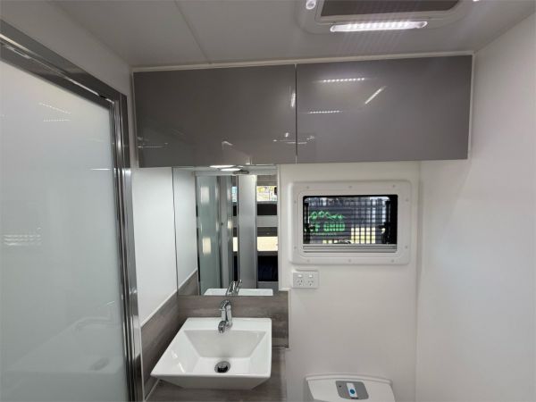 2025 SILVER VALLEY CARAVANS FAMILY GETAWAY 21'6'' TANDEM AXLE SEMI OFF-ROAD BUNK 2 BUNKS MID DOOR SEMI OFF ROAD image