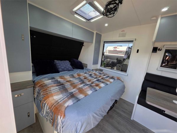 2025 RP CARAVANS MINI CRUZER 18'6'' SINGLE AXLE 2 BUNKS OFF-ROAD 2 BUNKS FULL OFF-ROAD image