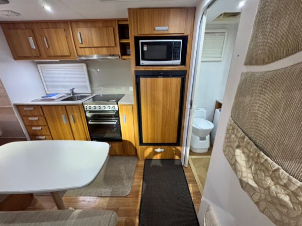 2012 Windsor Genesis GC638S image