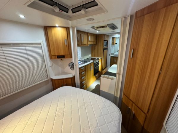 2012 Windsor Genesis GC638S image