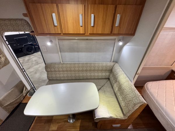 2012 Windsor Genesis GC638S image