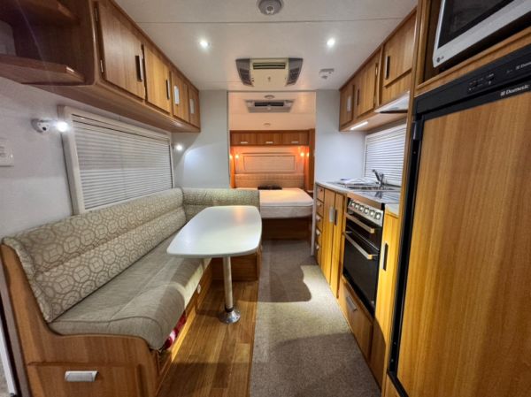 2012 Windsor Genesis GC638S image