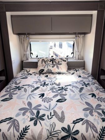 *** Under Offer *** 2023 Jayco Journey 21'6 Slide Out Caravan image