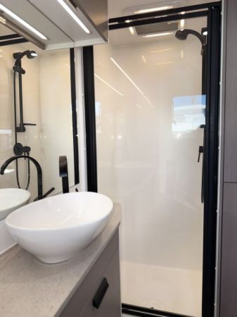 *** Under Offer *** 2023 Jayco Journey 21'6 Slide Out Caravan image