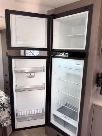 *** Under Offer *** 2023 Jayco Journey 21'6 Slide Out Caravan image