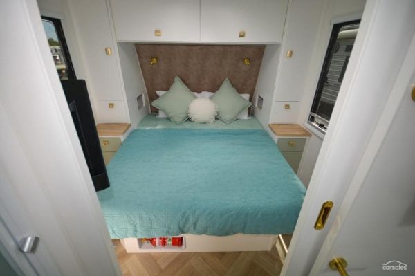 2025 Design RV Forerunner V10 image