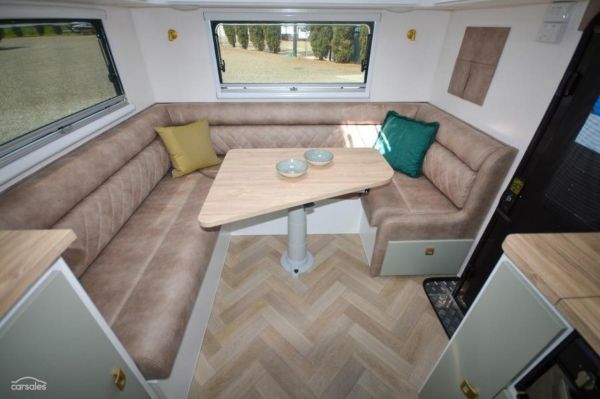 2025 Design RV Forerunner V10 image