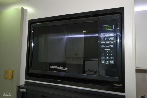 2025 Design RV Forerunner V10 image