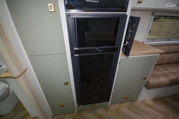 2025 Design RV Forerunner V10 image