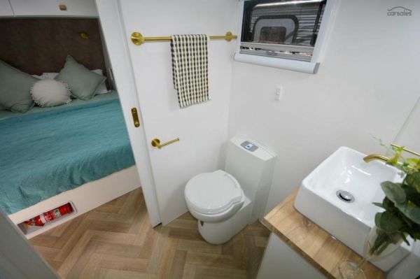 2025 Design RV Forerunner V10 image