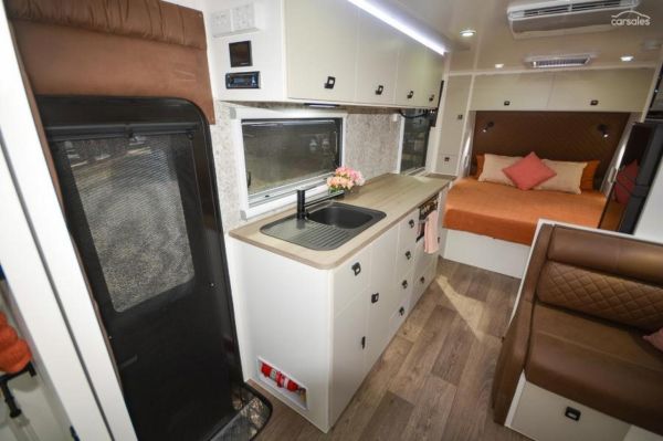 2025 Design RV Forerunner V-3 image