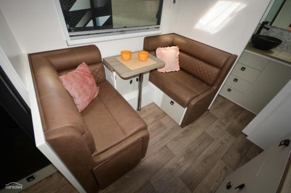 2025 Design RV Forerunner V-3 image