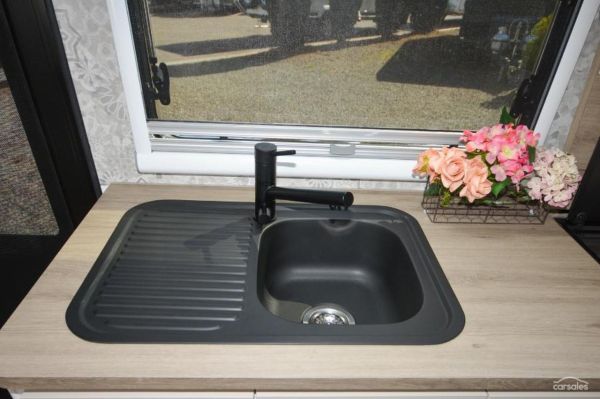 2025 Design RV Forerunner V-3 image